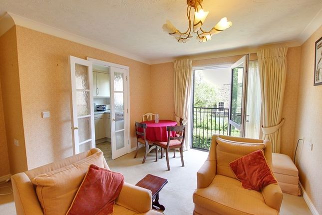 25 Regal Court, Bythesea Road, Trowbridge photo 2