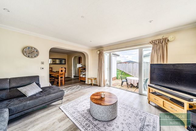 6, Manor Grove, Maidenhead photo 2