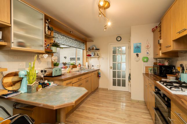 20, Cherry Tree Park, Balerno photo 5