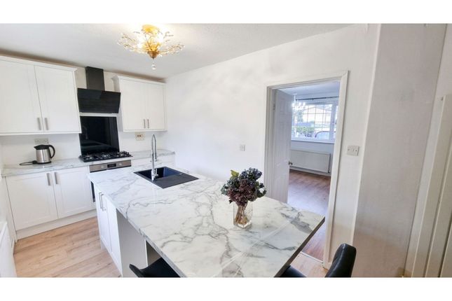 25, Minehead Avenue, Manchester photo 4