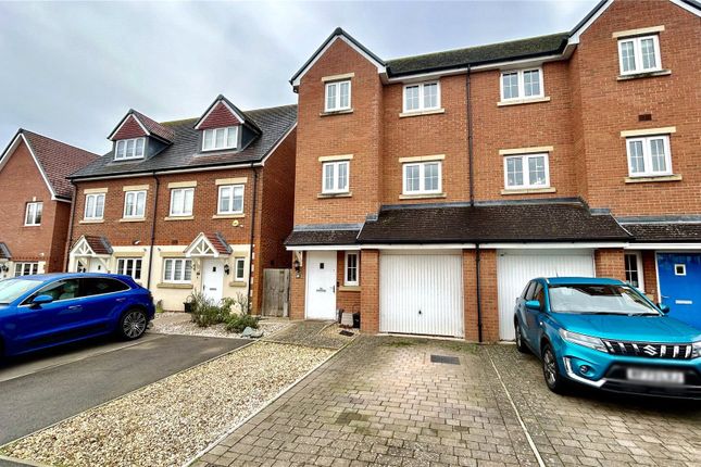 Town house for sale in Barn Owl Drive, Bracknell, Berkshire