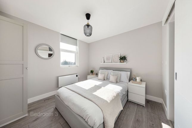 Room to rent in Waldo Road, London