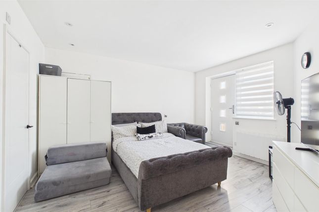 Studio at, 56, Endeavour Road, Waltham Cross photo 3
