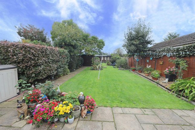 27, Pield Heath Avenue, Uxbridge photo 2