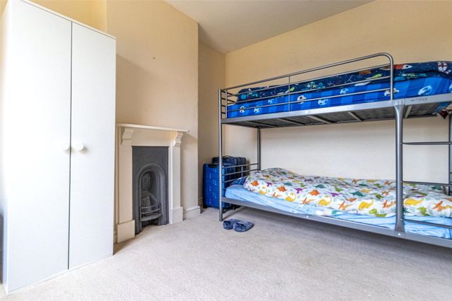 Terraced house to rent in William Street, Swindon, Wiltshire
