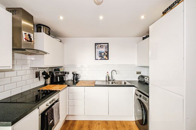 Flat 74, Mariner Point, 83, Brighton Road, Shoreham-By-Sea photo 4