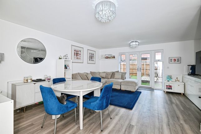 6, Ruby Close, Maidstone photo 4