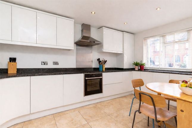 154, All Saints Road, London photo 3