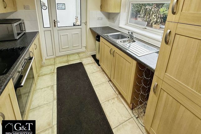 4 Grosvenor Way, Brierley Hill photo 4