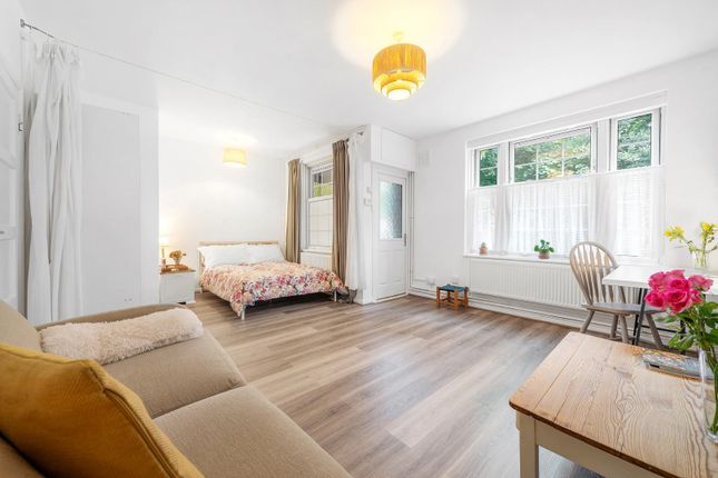 3, George Beare Lodge, Worsopp Drive, London photo 2