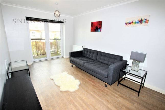 Flat to rent in Featherstone Court, Dudley Road, Southall