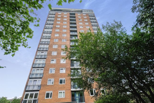 Flat for sale in Croxteth Drive, Sefton Park, Liverpool