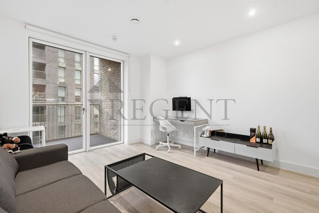 12, Silverleaf House, Heartwood Boulevard, London photo 2
