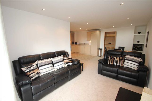 Flat to rent in The Bar, Scotswood Road, St James Gate, Newcastle Upon Tyne