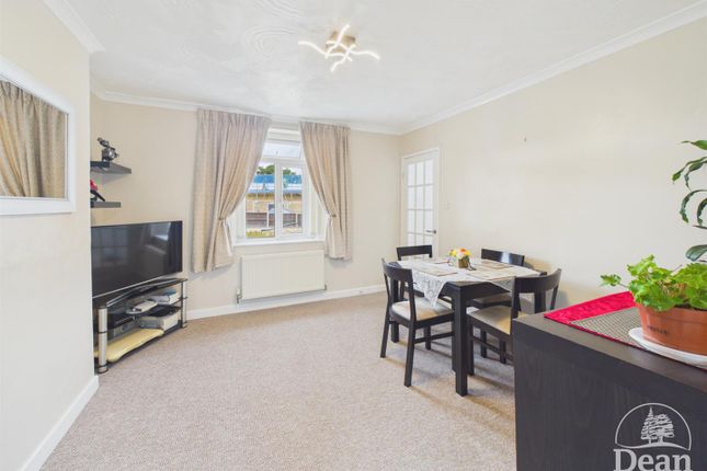 7, Bilson, Cinderford photo 4