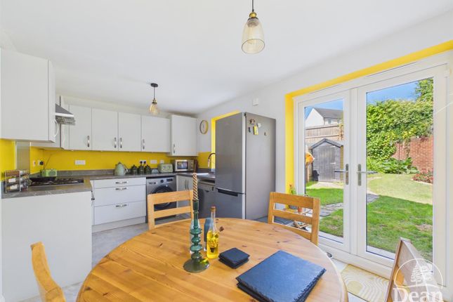 35, Cooke Way, Lydney photo 3