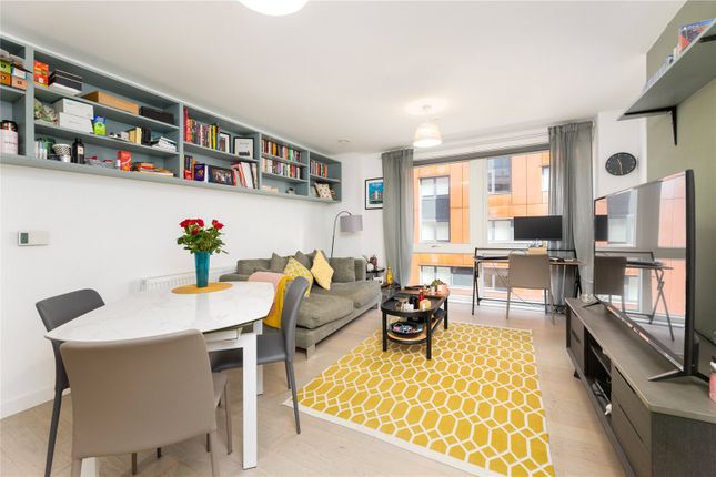 Flat for sale in Wharf Road, London