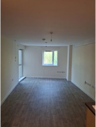 28, Perkins Gardens, Ickenham photo 5