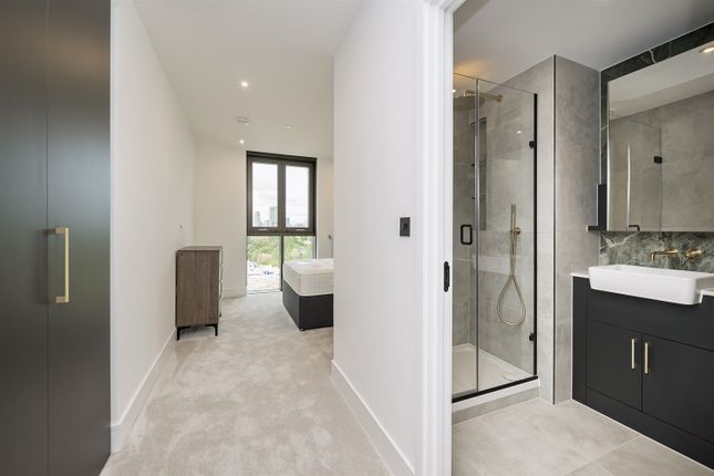 5, Apartment 907, Affinity View, London photo 4