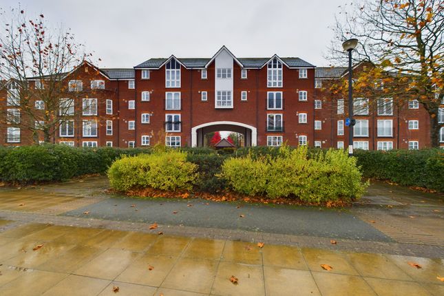 Flat to rent in Riverhope Mansions, Harlinger Street, Woolwich