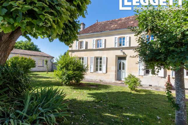 Thumbnail Villa for sale in Mosnac, Charente-Maritime, Nouvelle-Aquitaine