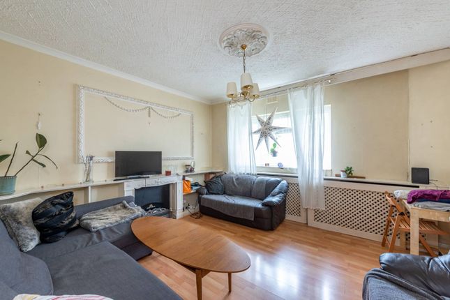 Thumbnail Flat to rent in Wyvil Road, Nine Elms, London