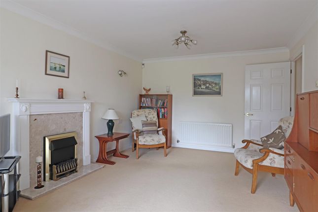 Flat 1 Holmesdale Manor, 89, Ladbroke Road, Redhill photo 2