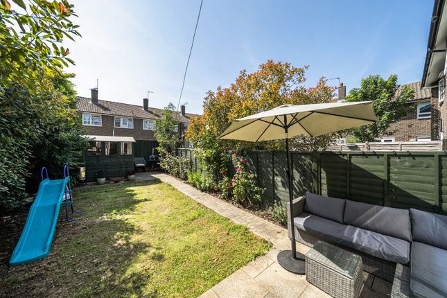 87, Mottisfont Road, London photo 4