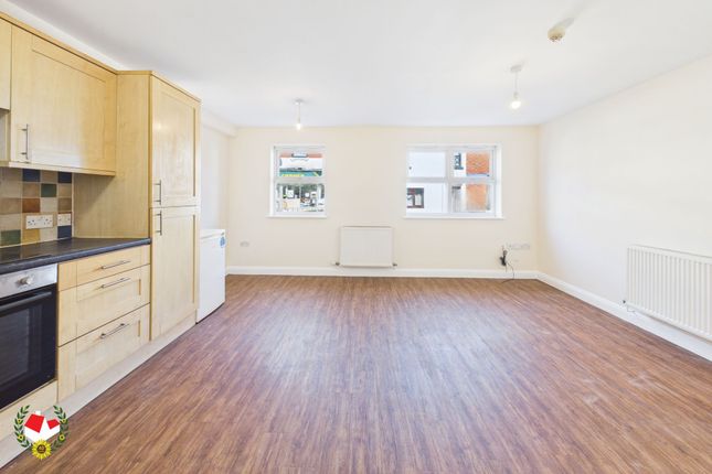 Flat 1, 133 High Street, Gloucester photo 4