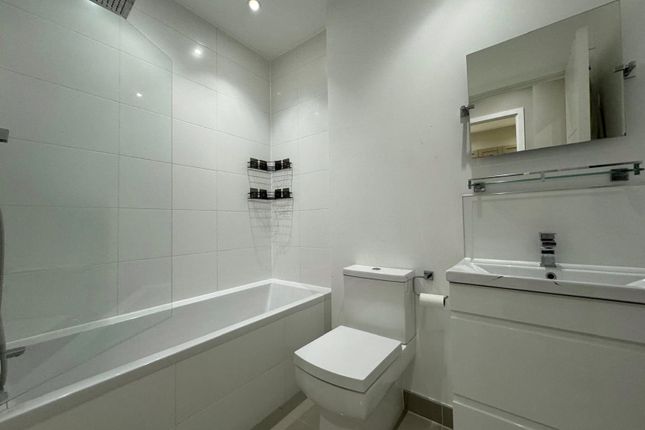 54 Holmes Park,, North Street, West Sussex photo 5