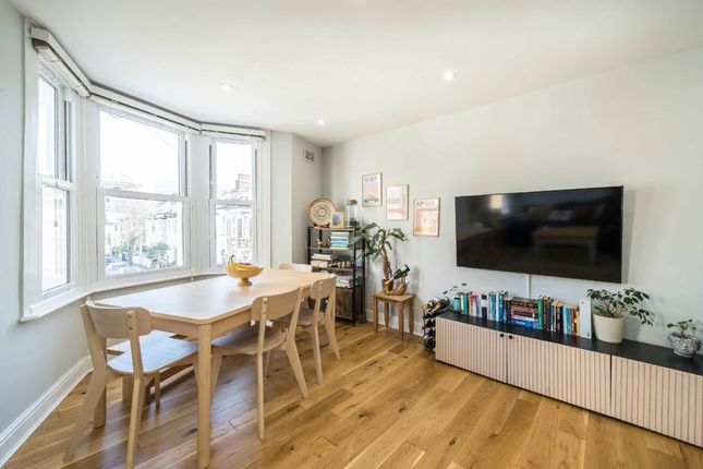 45B, Kimberley Road, London photo 3