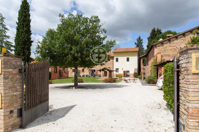 Villa for sale in Deruta, Perugia, Umbria