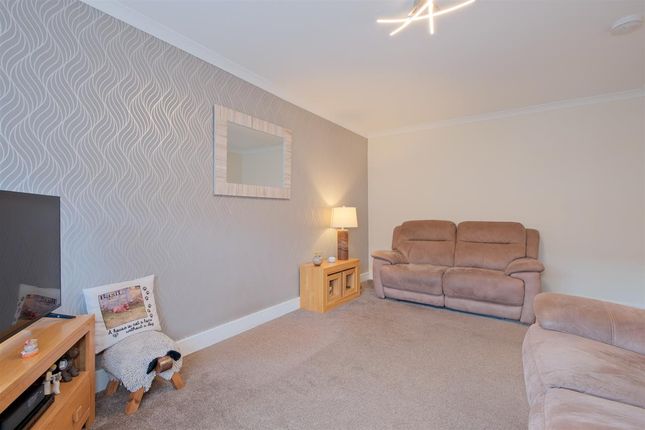 112, Nevis Ave, Hamilton photo 4