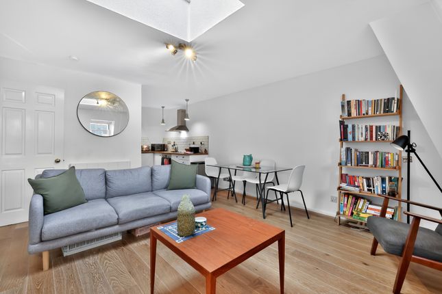 Flat 20/Beaufoy House, 1 Regents Bridge Gardens, Vauxhall photo 3
