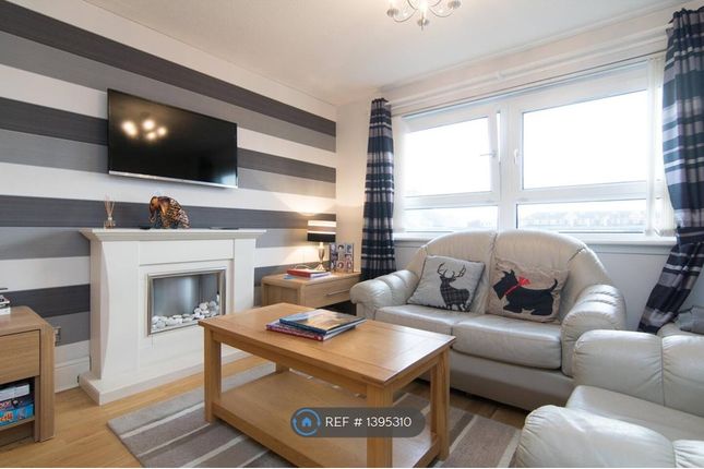 Thumbnail Flat to rent in Plantation Square, Glasgow