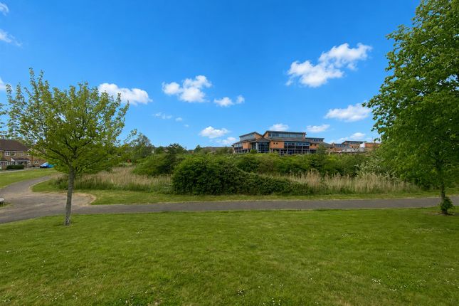 26, Horseshoe Way, Peterborough photo 3