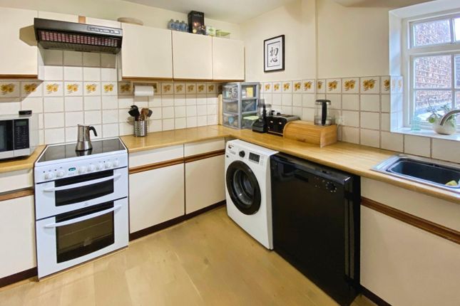 3 Brewers Court, Kirkgate, Thirsk photo 3