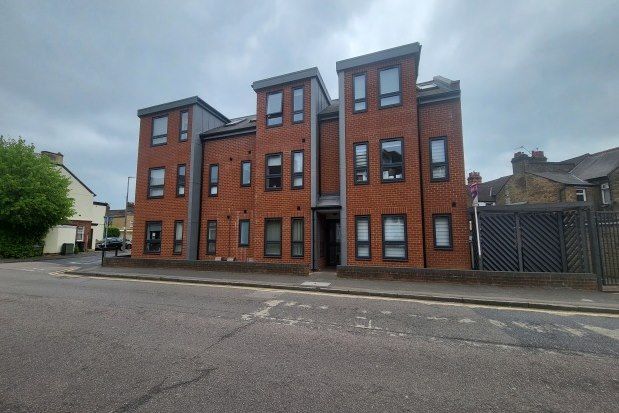 Thumbnail Flat to rent in Marlborough Road, Watford