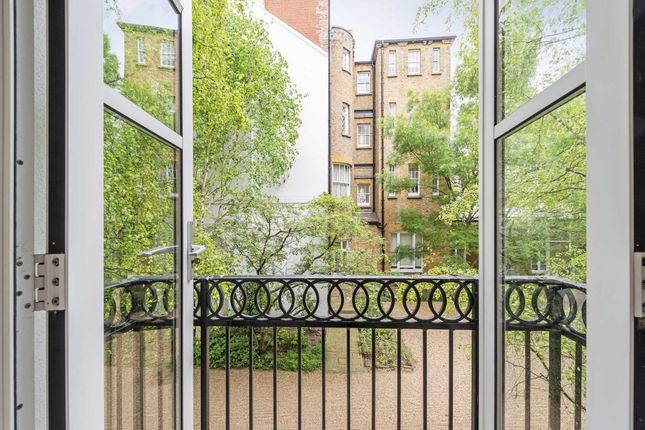 Flat for sale in Redwood Mansions, Kensington Green, London