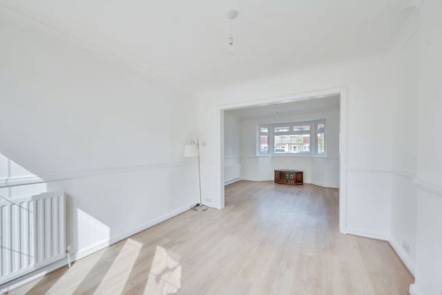 31, Thurleston Avenue, Morden photo 3