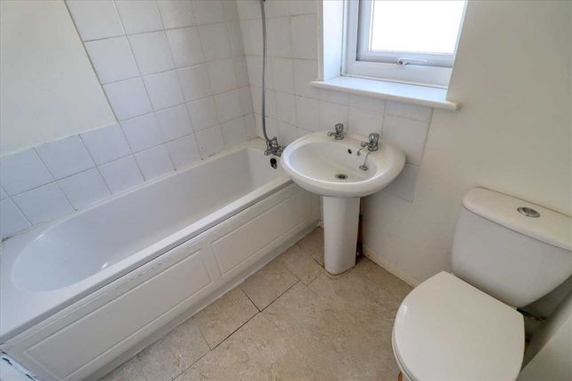 17A, Ilford Court, Great Clacton photo 4