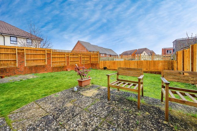 51, Woodwhite Way, HEMEL HEMPSTEAD photo 4