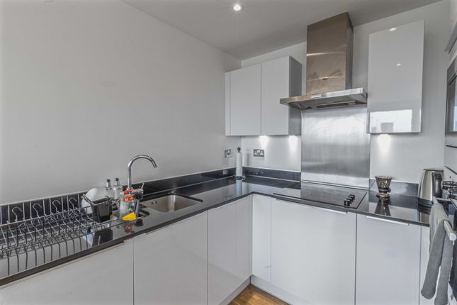 126 Cityview Point, 13 Leven Road, London photo 4