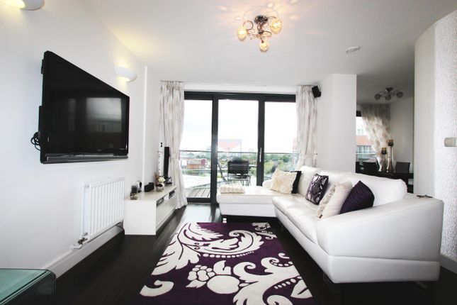 Thumbnail Flat to rent in Toronto House, Surrey Quays Road, London