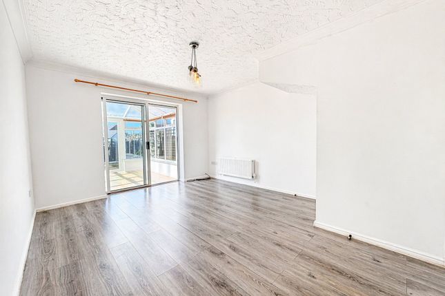 77 Kingsmead Drive, Torrington Devon, Devon photo 4
