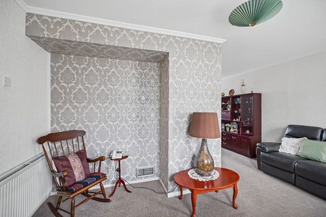 16 Cairnhill Place, Glasgow photo 4