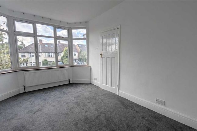 38, Longmore Ave, Barnet photo 2
