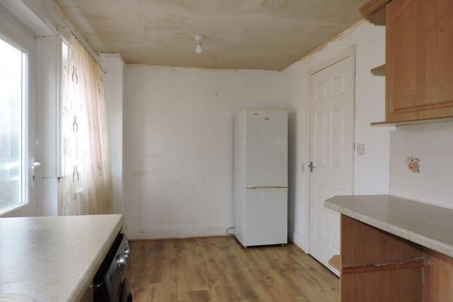 30, Welton Gardens, Nottingham photo 4