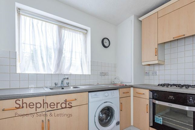 12 Teale House, Colthurst Gardens, Hoddesdon photo 4