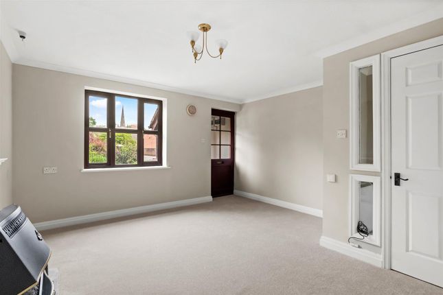 62, Saffron Meadow, Stratford-Upon-Avon photo 3